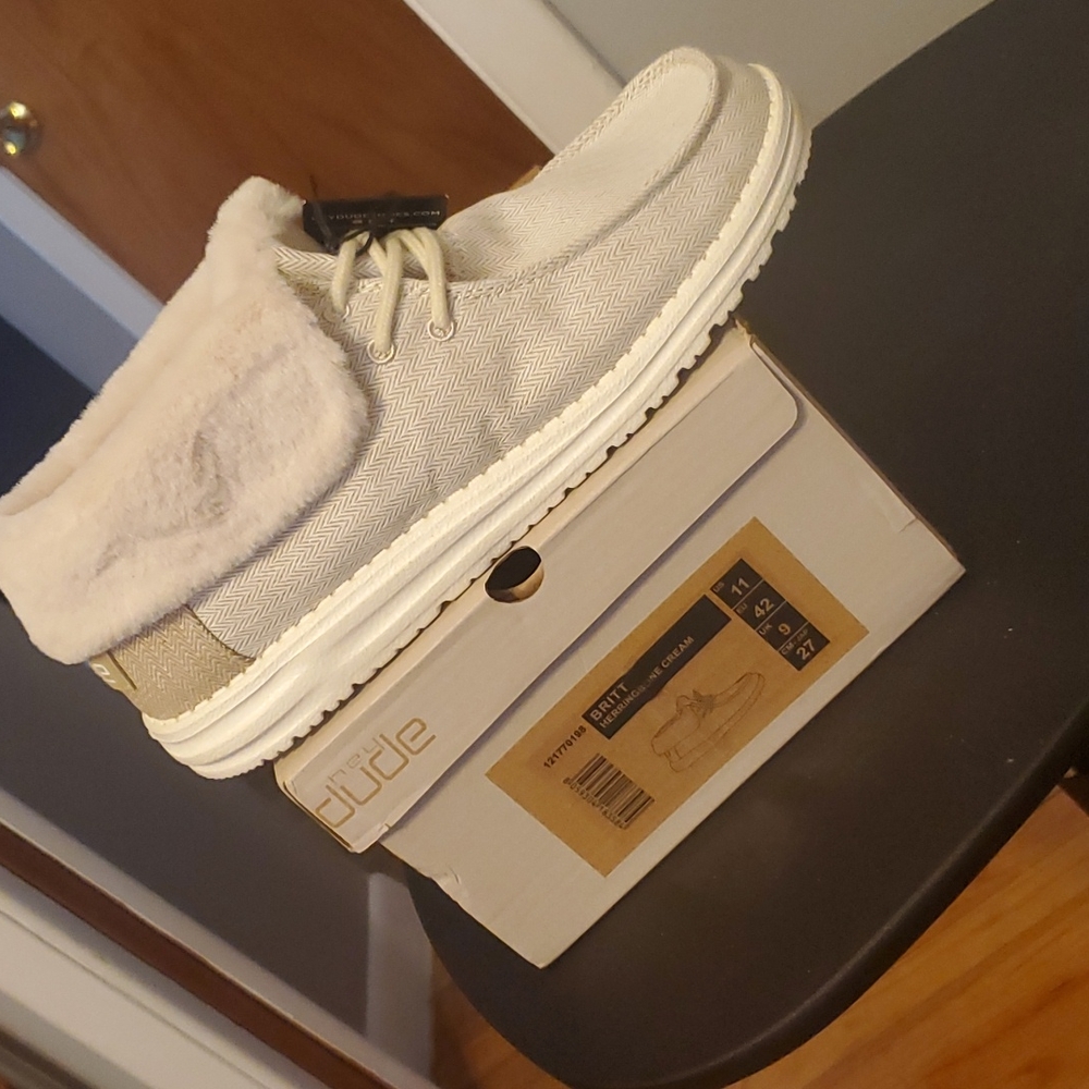 Hey Dude "Britt", Womens size 11